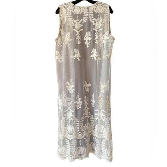 Beautiful Scully Embroidered Swimsuit Coverup Kimono Sheer Excellent Condition. - Picture 4 of 14